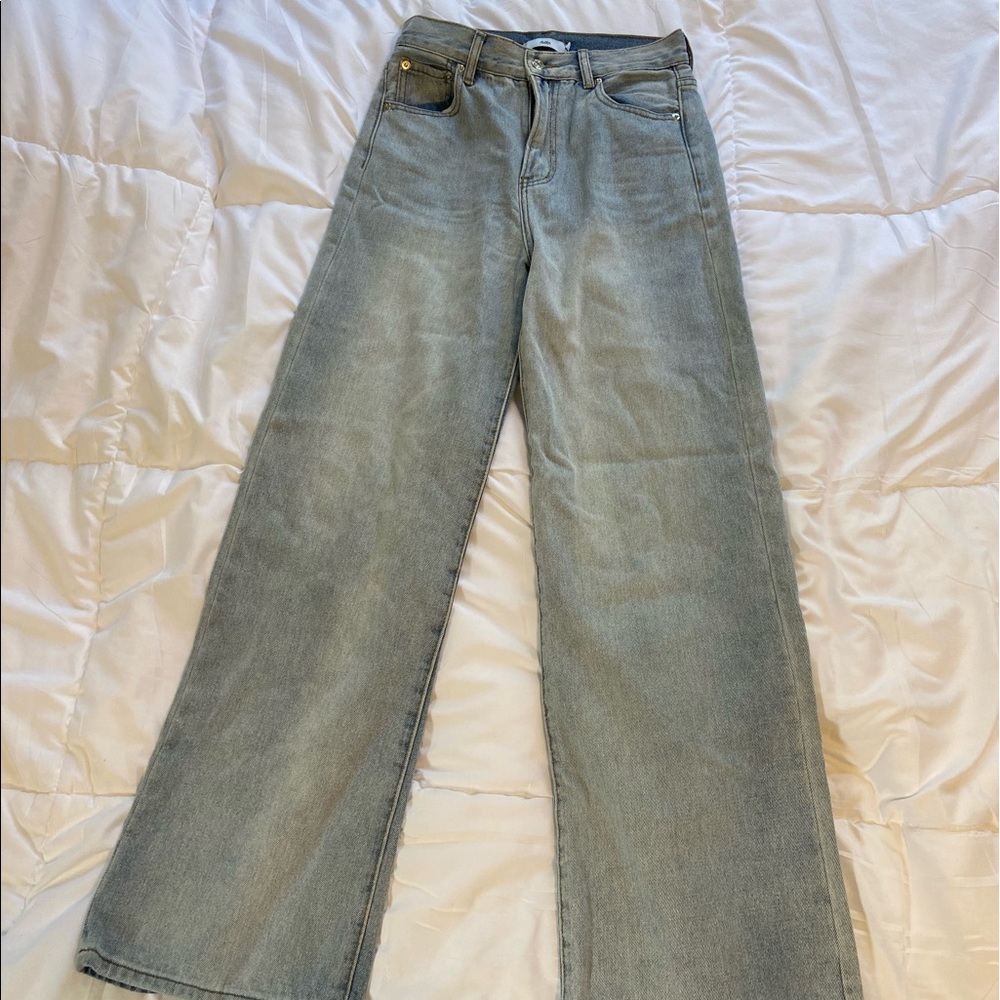 Adika Wide Leg Light Wash Jeans